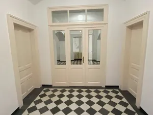 Pronájem kanceláře, Praha - Libeň, Zvonařovská, 56 m2