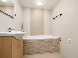Prodej bytu 3+1, Praha - Bohnice, Vratislavská, 72 m2