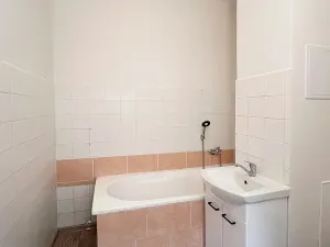 Pronájem bytu 2+1, Klášterec nad Ohří, Václava Řezáče, 57 m2