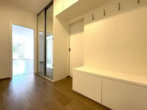 Pronájem bytu 2+kk, Praha - Libeň, U Rokytky, 76 m2