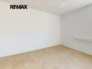 Pronájem kanceláře, Pardubice, Fáblovka, 444 m2