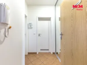 Pronájem bytu 1+kk, Praha, Švihovská, 37 m2