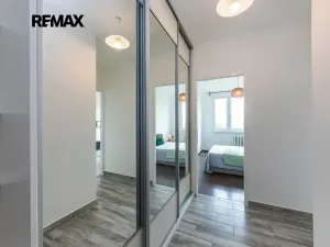 Prodej bytu 2+kk, Praha - Kobylisy, Třebenická, 41 m2