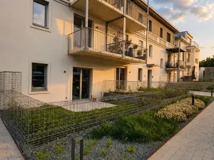 Pronájem bytu 2+kk, Praha - Hrdlořezy, Mezitraťová, 48 m2