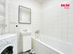 Prodej bytu 1+kk, Plzeň - Doubravka, Habrmannovo náměstí, 30 m2