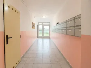 Pronájem bytu 3+1, Praha - Horní Počernice, Komárovská, 70 m2