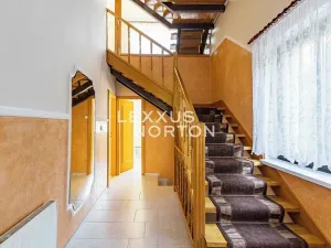 Pronájem rodinného domu, Praha - Řepy, Doubravínova, 480 m2