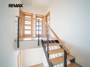 Prodej rodinného domu, Všechlapy, 180 m2
