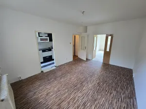 Prodej bytu 3+1, Postoloprty, Jiráskovo náměstí, 65 m2