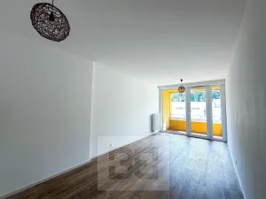 Pronájem bytu 2+kk, Praha - Košíře, Vrchlického, 48 m2