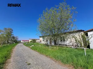 Pronájem skladu, Dolní Chvatliny, 3690 m2