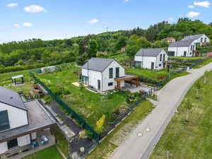 Prodej rodinného domu, Kamenice, Lužní, 141 m2