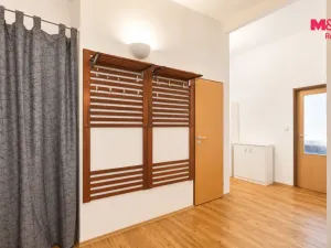 Prodej bytu 3+1, Praha - Vysočany, Podnádražní, 93 m2