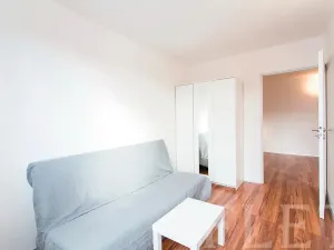 Pronájem bytu 2+kk, Praha - Karlín, Molákova, 42 m2