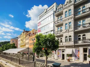 Prodej bytu 2+kk, Karlovy Vary, Vřídelní, 63 m2