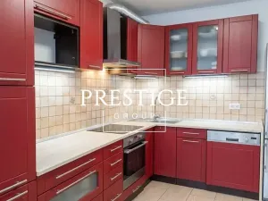 Pronájem bytu 2+1, Praha - Kobylisy, Famfulíkova, 60 m2