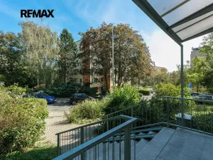 Pronájem bytu 1+1, Praha - Kobylisy, Jelínkova, 33 m2