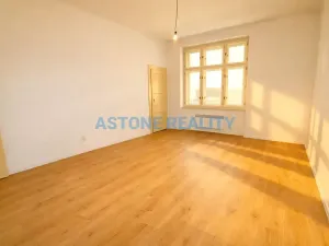 Pronájem bytu 2+kk, Praha - Vršovice, Bulharská, 58 m2
