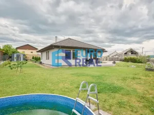 Prodej rodinného domu, Bavoryně, 125 m2