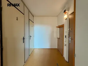 Pronájem bytu 2+kk, Praha - Řepy, Žufanova, 42 m2