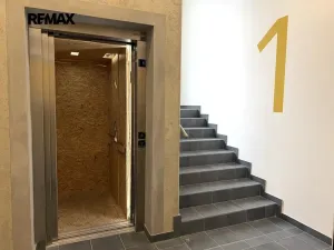 Pronájem bytu 2+kk, Hostivice, Cihlářská, 40 m2