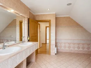 Prodej rodinného domu, Praha - Pitkovice, Klouzková, 181 m2