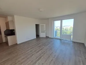 Pronájem bytu 1+kk, Praha - Hloubětín, Za černým mostem, 42 m2