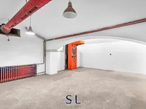 Prodej obchodního prostoru, Praha - Vysočany, Novovysočanská, 222 m2