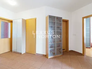 Pronájem bytu 3+kk, Praha - Libeň, Nad Okrouhlíkem, 102 m2