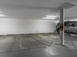 Prodej garážového stání, Brno, Högrova, 11 m2