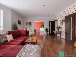 Prodej vícegeneračního domu, Hrob, 346 m2
