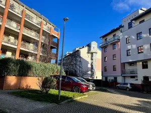 Pronájem garážového stání, Praha - Dejvice, Paťanka, 13 m2