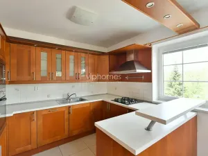 Pronájem vily, Praha - Stodůlky, Ke Koh-i-nooru, 300 m2
