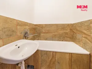 Prodej bytu 2+1, Plesná, 5. května, 50 m2