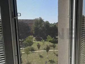 Pronájem bytu 2+1, Pardubice, Benešovo náměstí, 52 m2