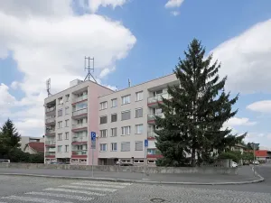 Pronájem bytu 2+kk, Praha - Strašnice, Dubečská, 46 m2