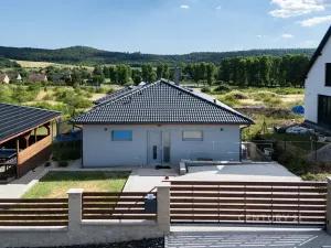 Pronájem rodinného domu, Lužice, 104 m2
