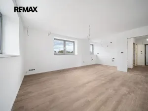 Prodej bytu 3+kk, Moravany, Květná, 103 m2