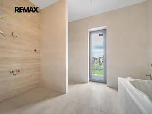 Prodej bytu 3+kk, Moravany, Květná, 108 m2