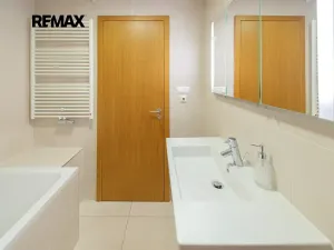 Pronájem bytu 2+kk, Praha - Žižkov, Ke kapslovně, 64 m2