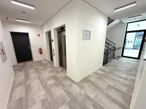 Pronájem kanceláře, Brno - Černá Pole, třída Generála Píky, 84 m2