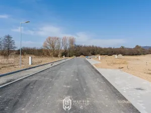 Prodej pozemku pro bydlení, Komárov, 744 m2