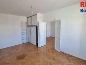 Pronájem bytu 2+1, Praha - Nusle, náměstí Bratří Synků, 77 m2