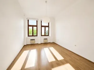 Pronájem bytu 1+kk, Praha - Holešovice, Na Maninách, 30 m2