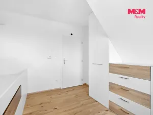 Prodej bytu 2+1, Nehvizdy, Gabčíkova, 50 m2