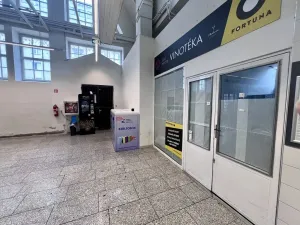 Pronájem obchodního prostoru, Karlovy Vary, 43 m2