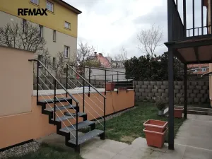 Pronájem bytu 2+kk, Praha - Smíchov, U Malvazinky, 40 m2