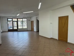 Pronájem obchodního prostoru, Staré Město, 90 m2