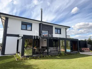 Prodej rodinného domu, Psáry, Na Lukách, 307 m2