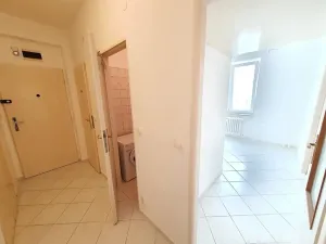 Pronájem bytu 2+1, Praha - Záběhlice, Struhařovská, 58 m2